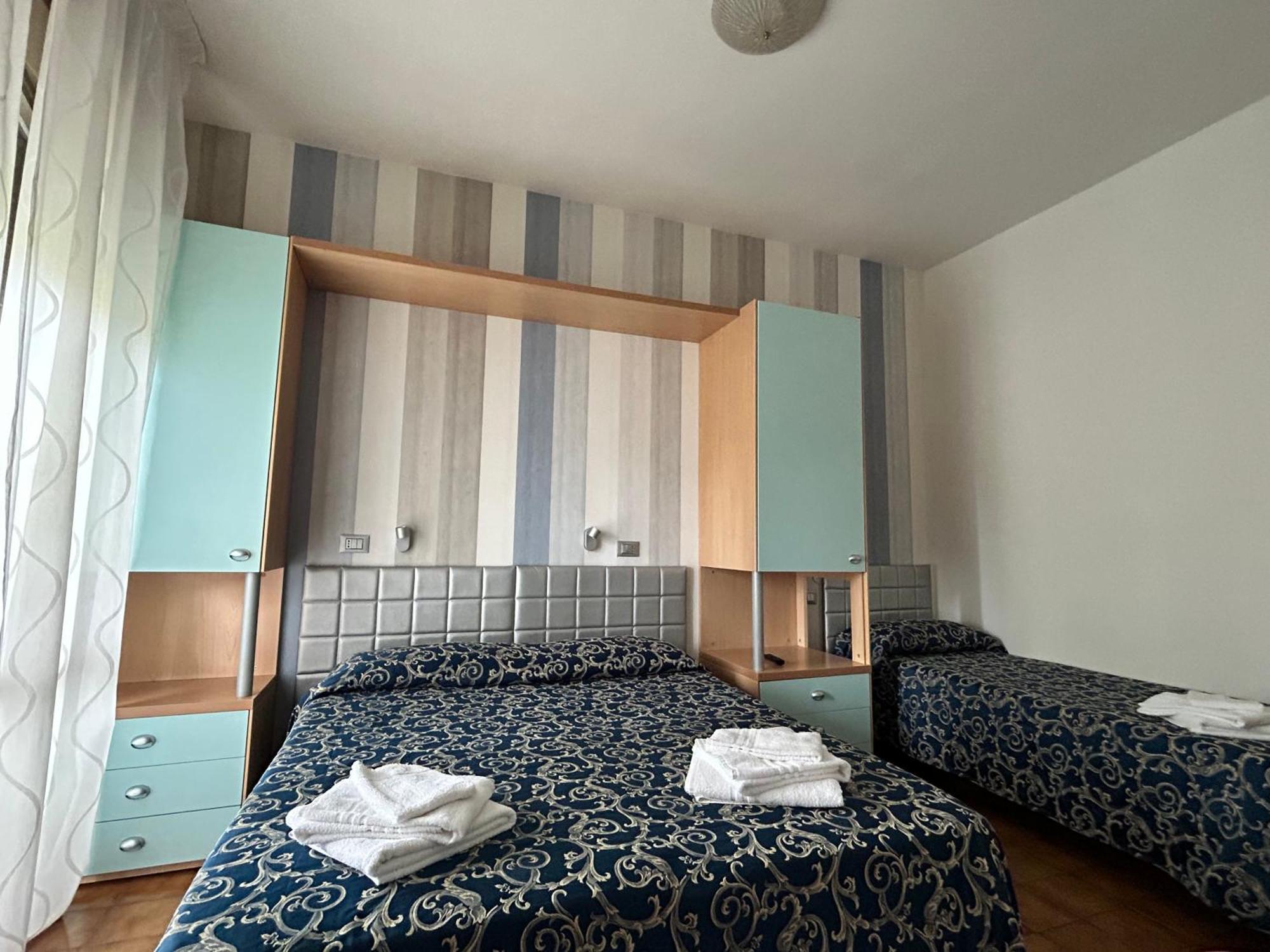 Hotel Etna - Nuova Gestione Romagnola All-Inclusive Spiaggia Parcheggio Riccione Exteriör bild