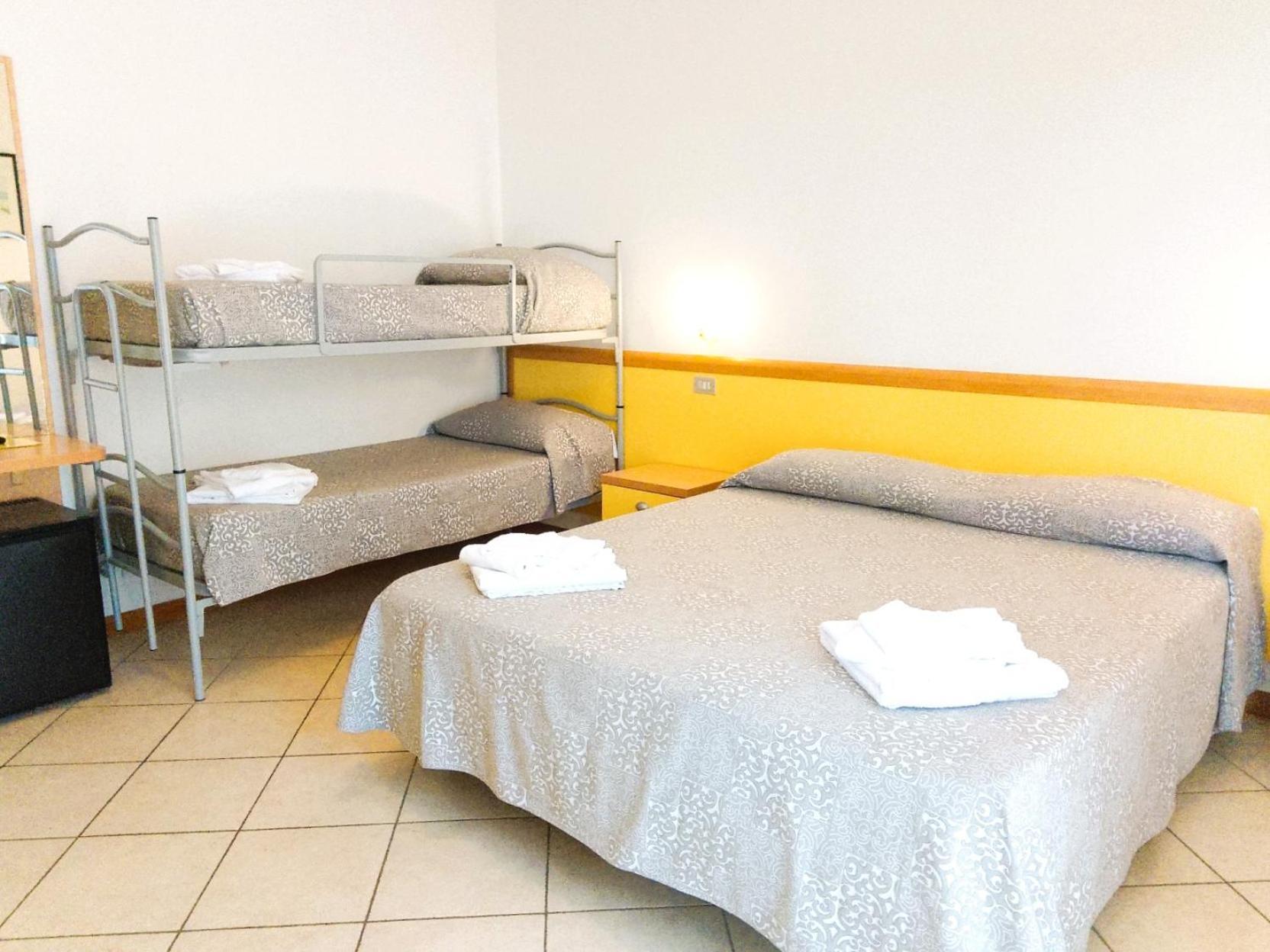 Hotel Etna - Nuova Gestione Romagnola All-Inclusive Spiaggia Parcheggio Riccione Exteriör bild