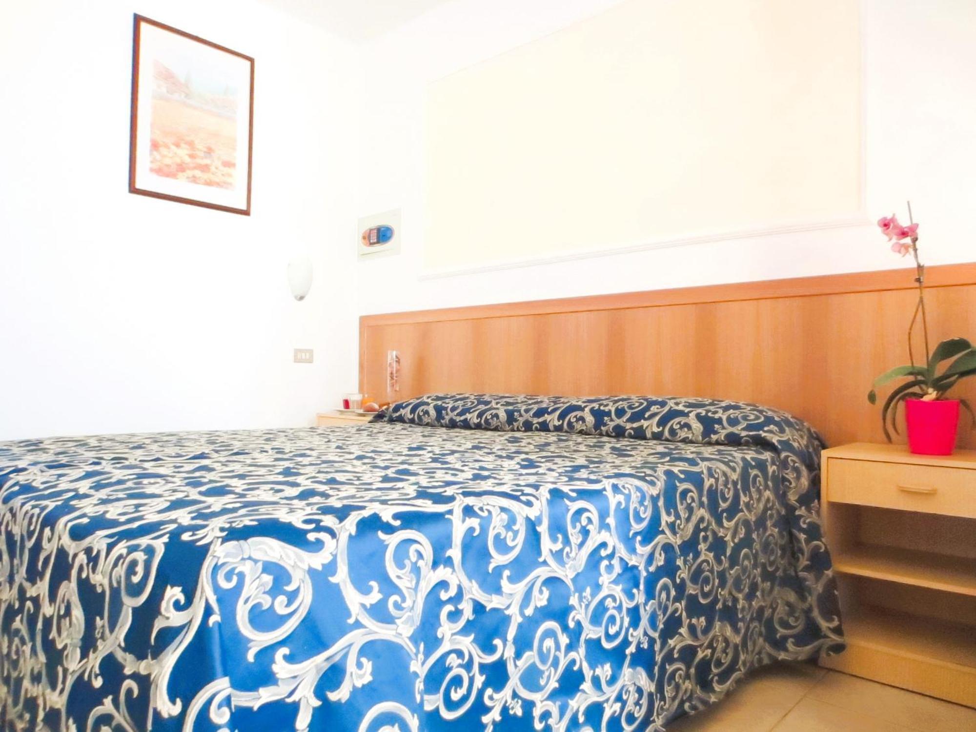 Hotel Etna - Nuova Gestione Romagnola All-Inclusive Spiaggia Parcheggio Riccione Exteriör bild