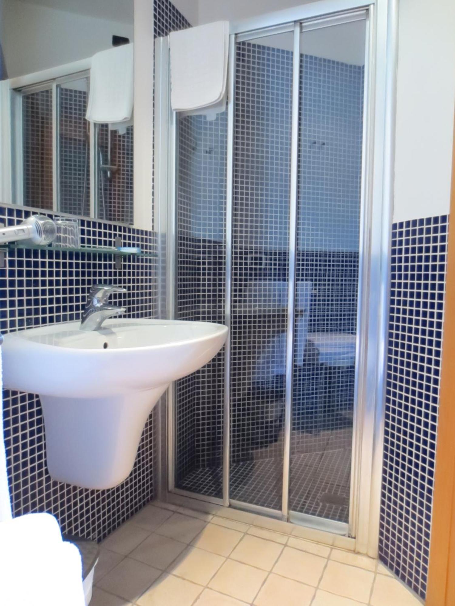 Hotel Etna - Nuova Gestione Romagnola All-Inclusive Spiaggia Parcheggio Riccione Exteriör bild