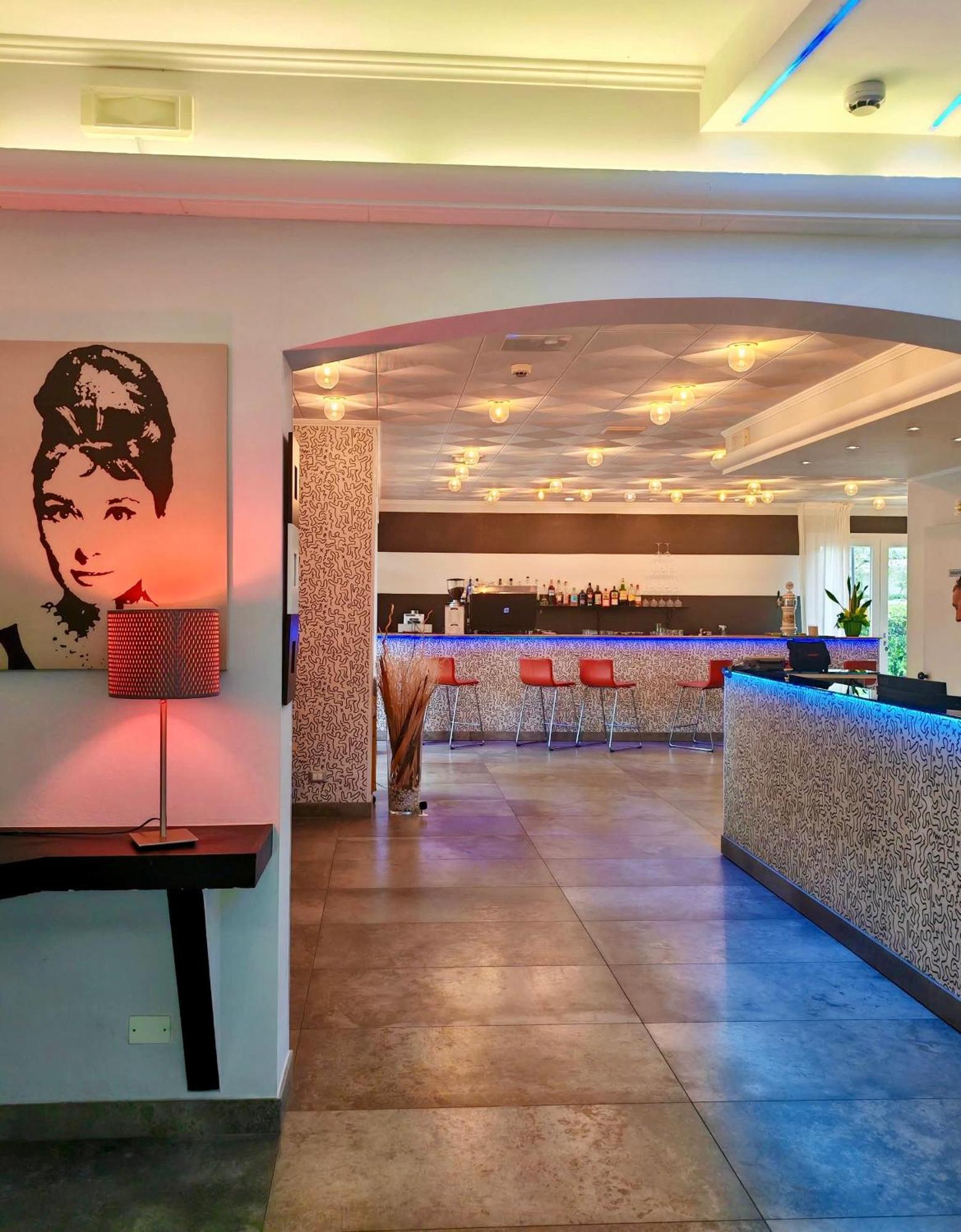 Hotel Etna - Nuova Gestione Romagnola All-Inclusive Spiaggia Parcheggio Riccione Exteriör bild