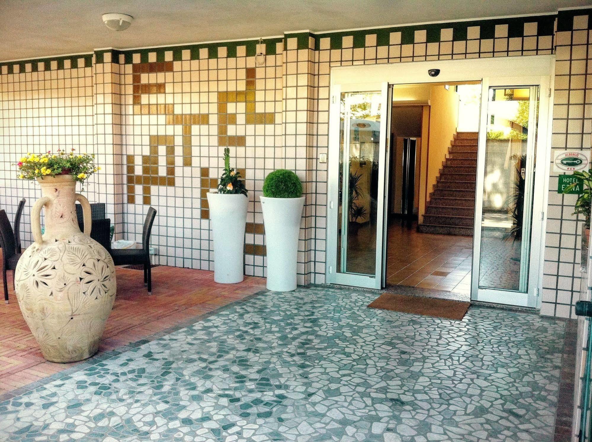 Hotel Etna - Nuova Gestione Romagnola All-Inclusive Spiaggia Parcheggio Riccione Exteriör bild