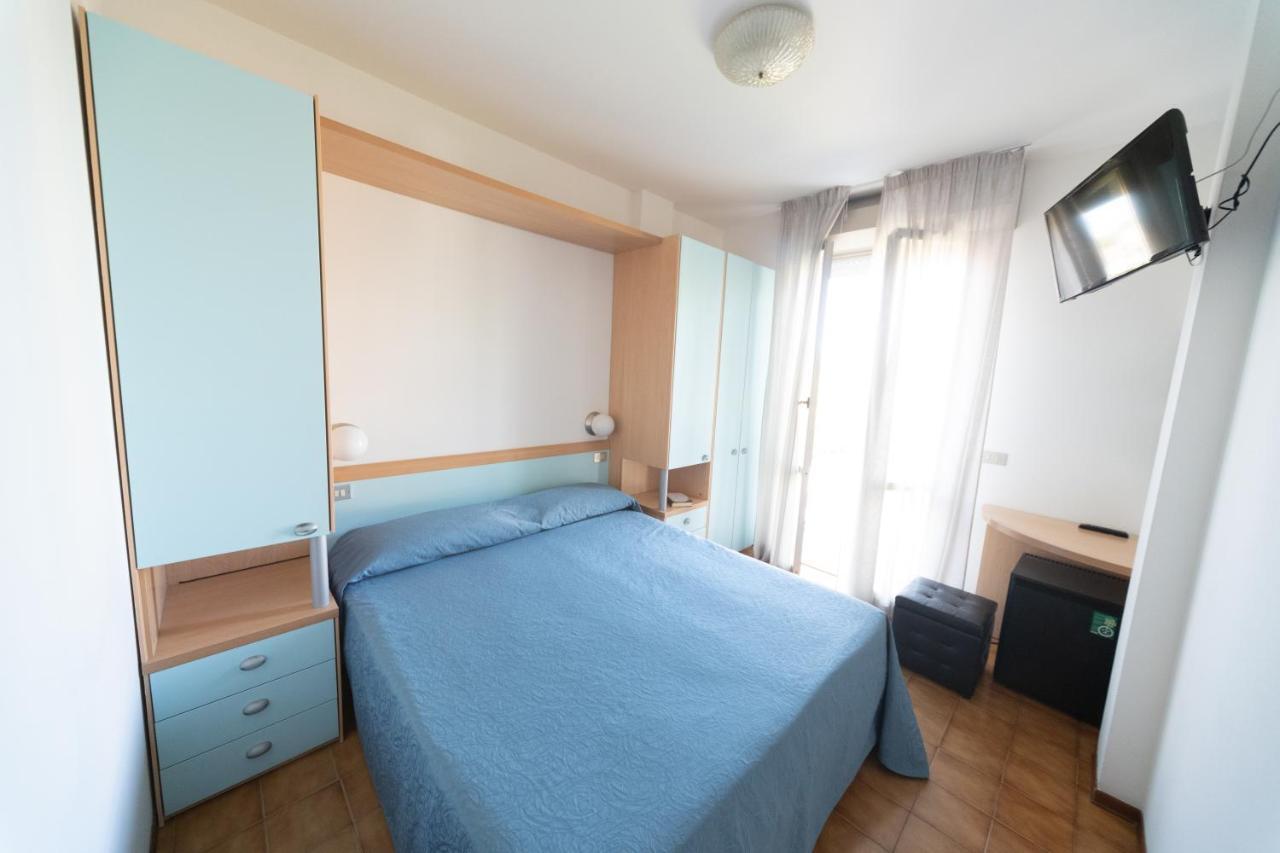 Hotel Etna - Nuova Gestione Romagnola All-Inclusive Spiaggia Parcheggio Riccione Exteriör bild